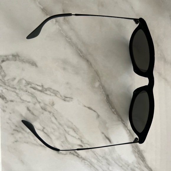 Ray-Bans - Picture 4 of 10